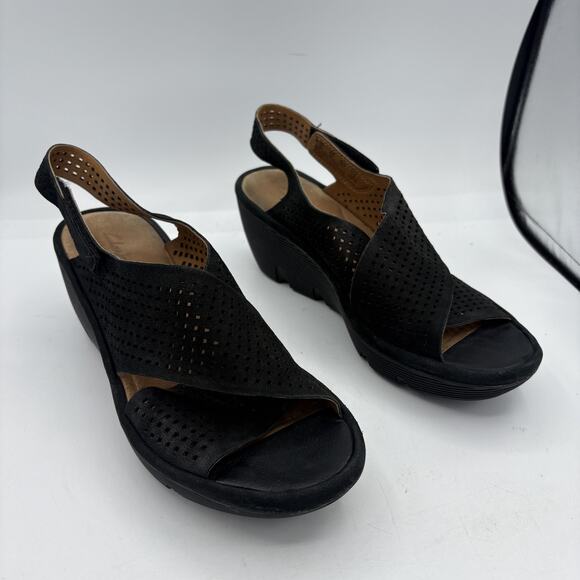 Clarks Artisan Shoes Womens Size 8.5 Black Wedge Sandals‎ Clarene Perforated - Picture 1 of 10